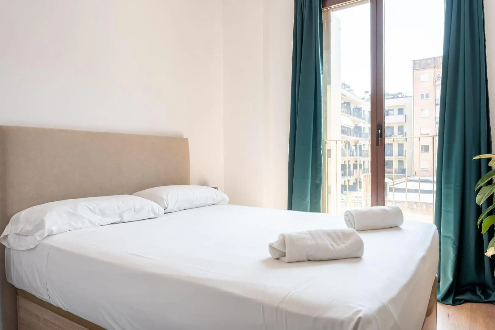 Guestready: Suenos De Graffiti De Barcelona. Apartment 0*, Barcelona Spain