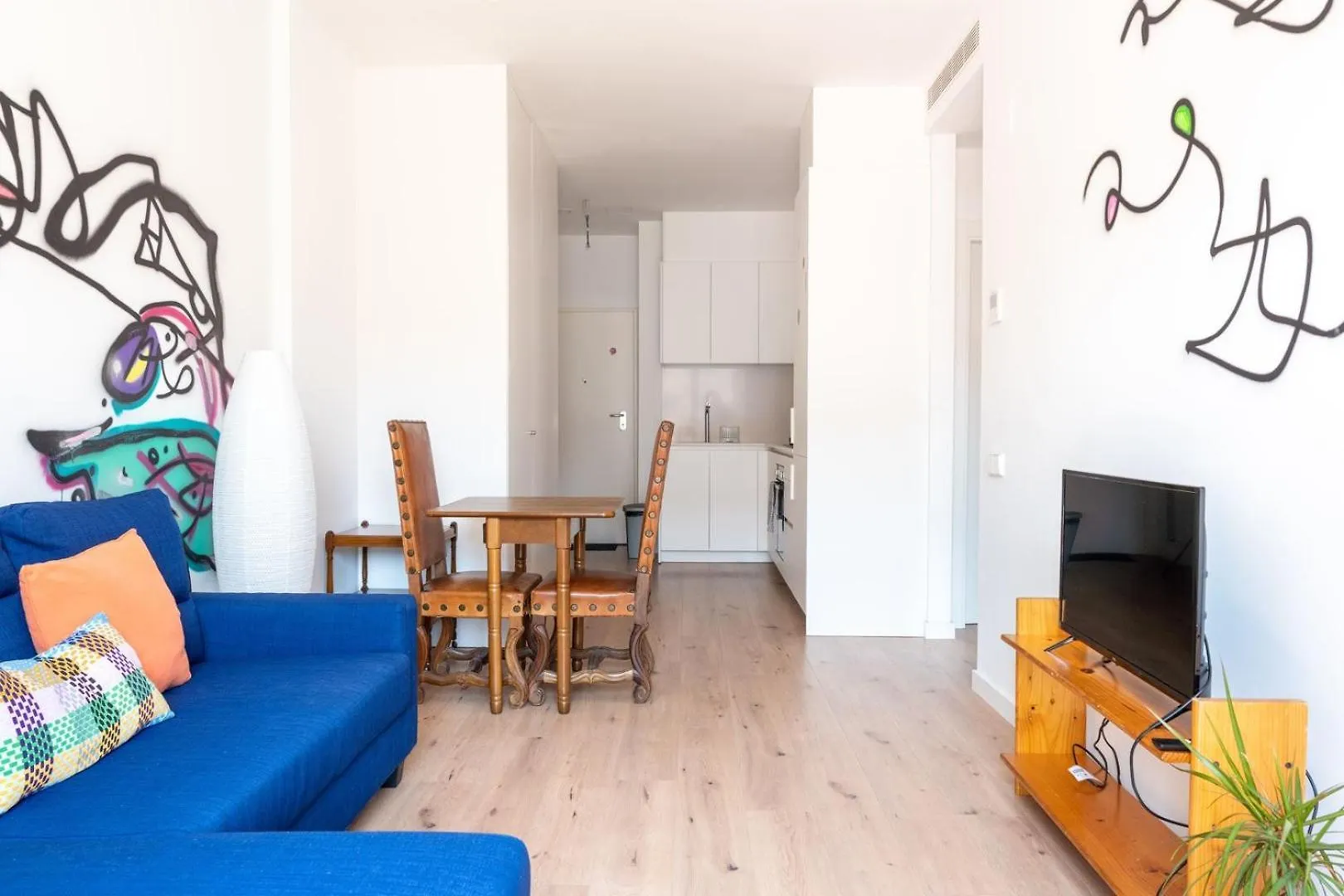 Guestready: Suenos De Graffiti De Barcelona. contacts